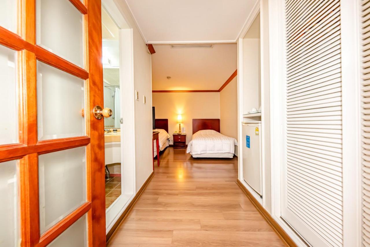 Samhaein Tourist Hotel Jeju Exterior foto