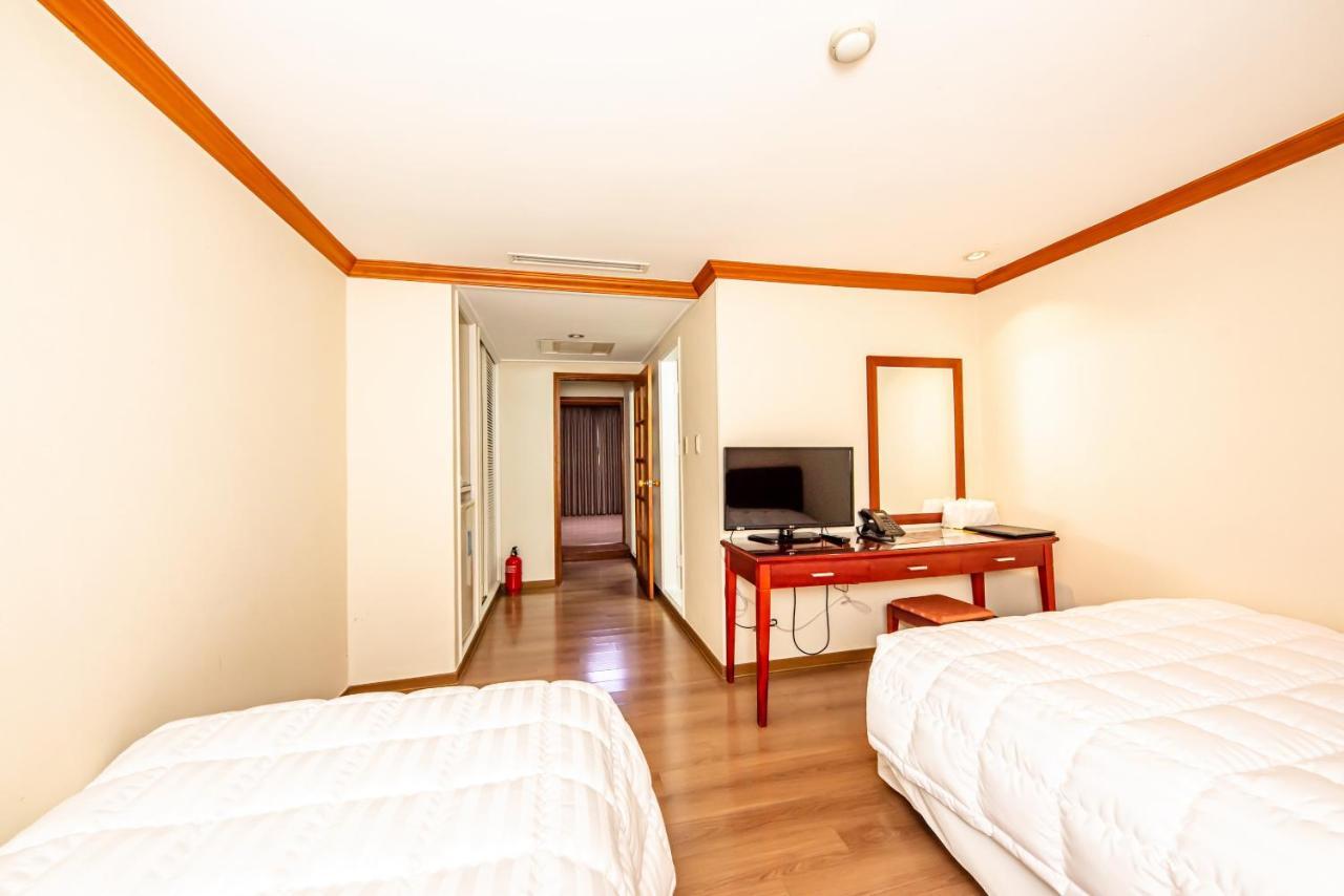 Samhaein Tourist Hotel Jeju Exterior foto