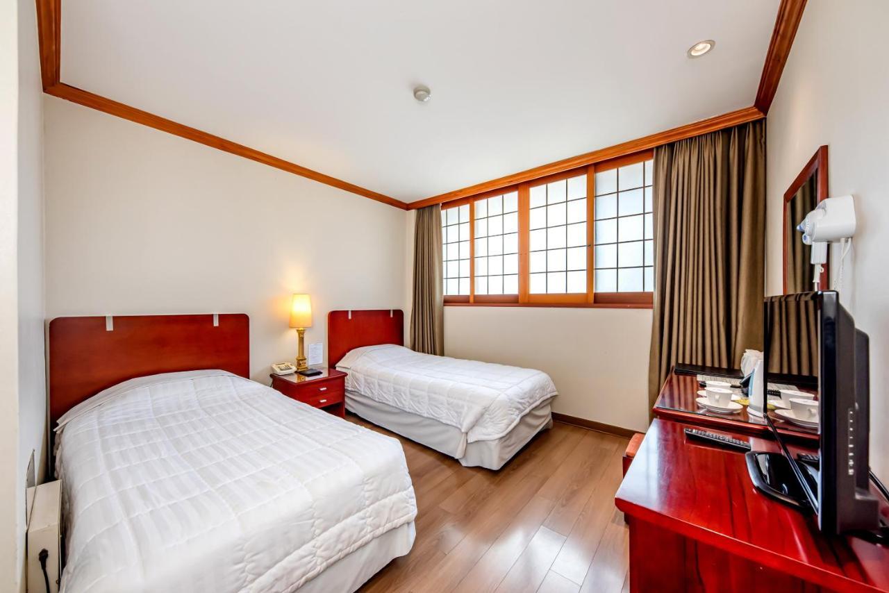 Samhaein Tourist Hotel Jeju Exterior foto